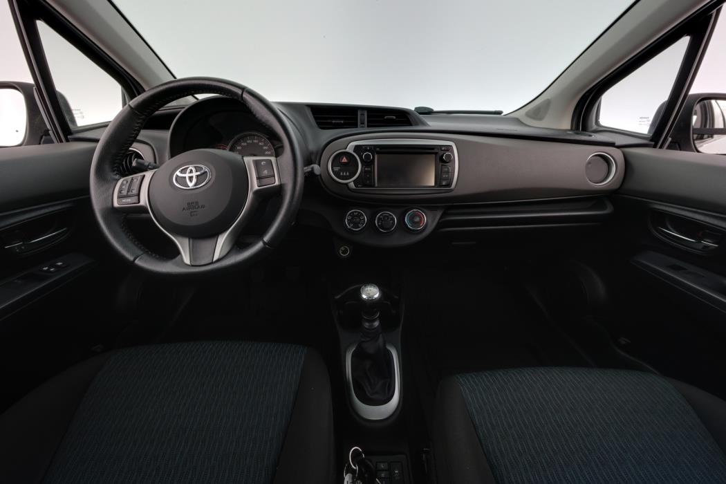 TOYOTA Yaris 2012