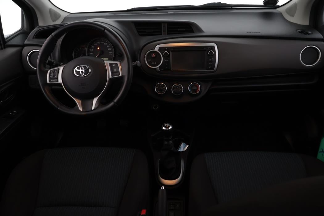 TOYOTA Yaris 2012