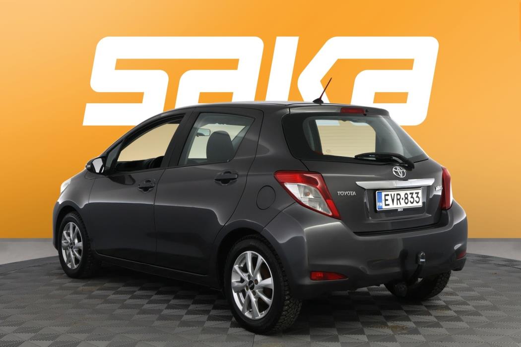 TOYOTA Yaris 2012