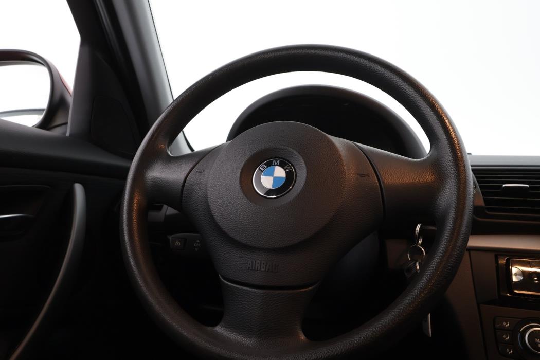 BMW 118 2011