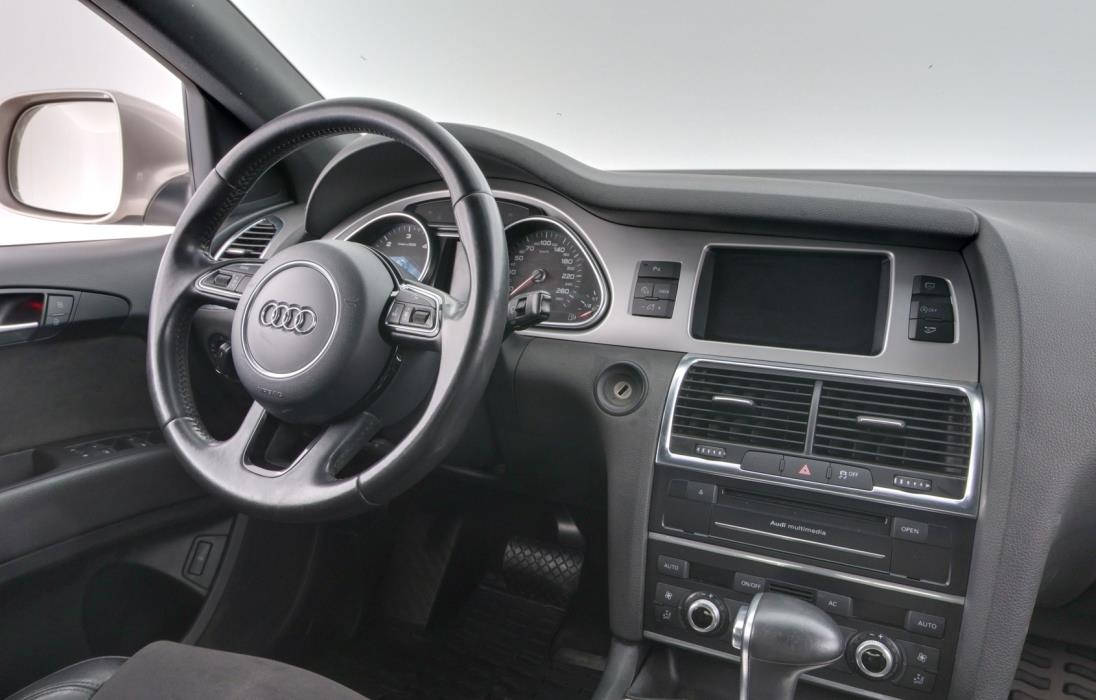 AUDI Q7 2012