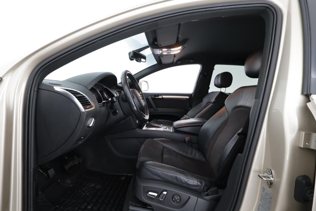 AUDI Q7 2012