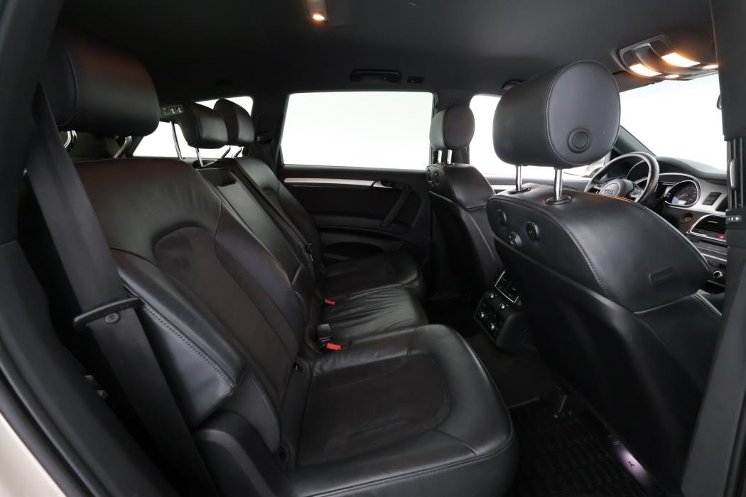 AUDI Q7 2012