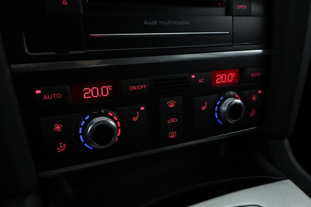 AUDI Q7 2012