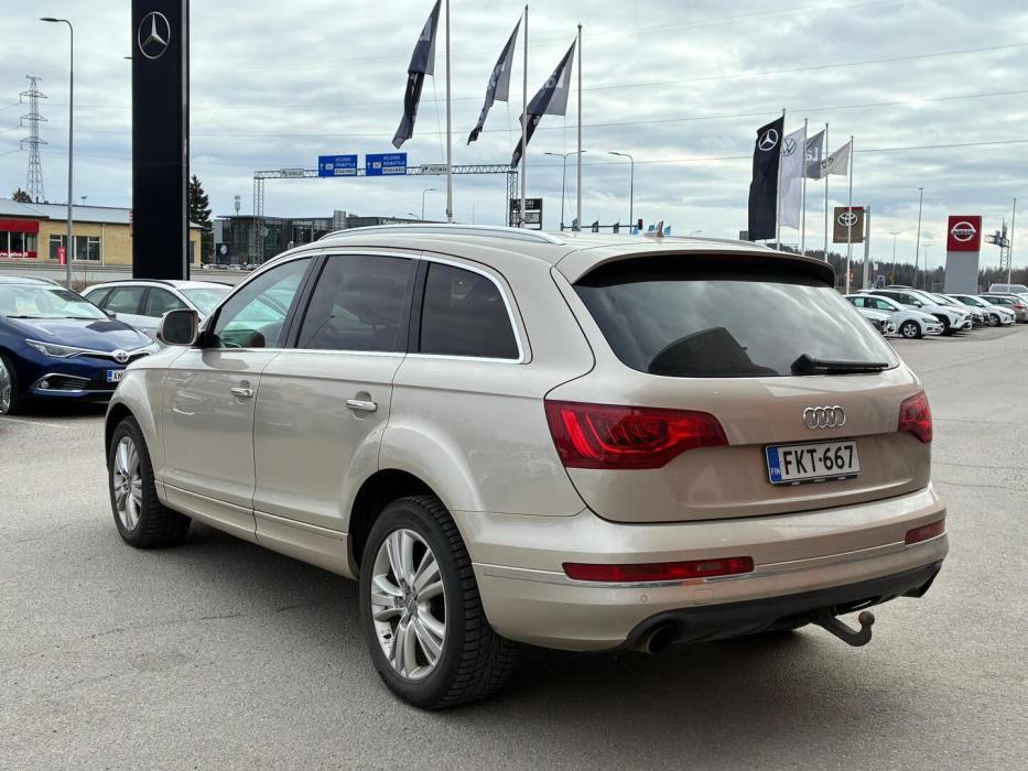 AUDI Q7 2012