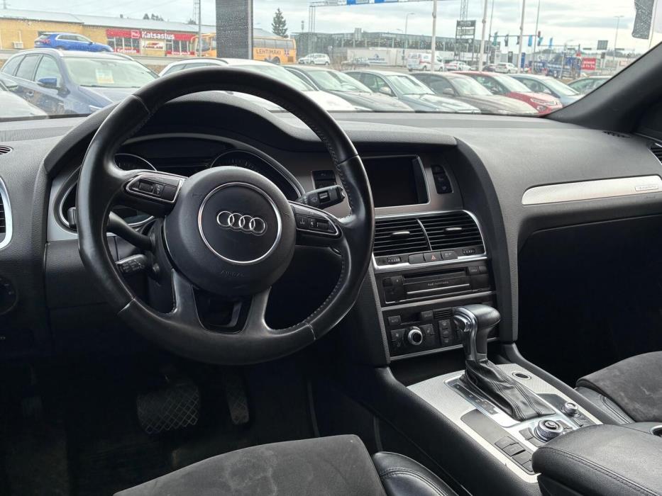 AUDI Q7 2012