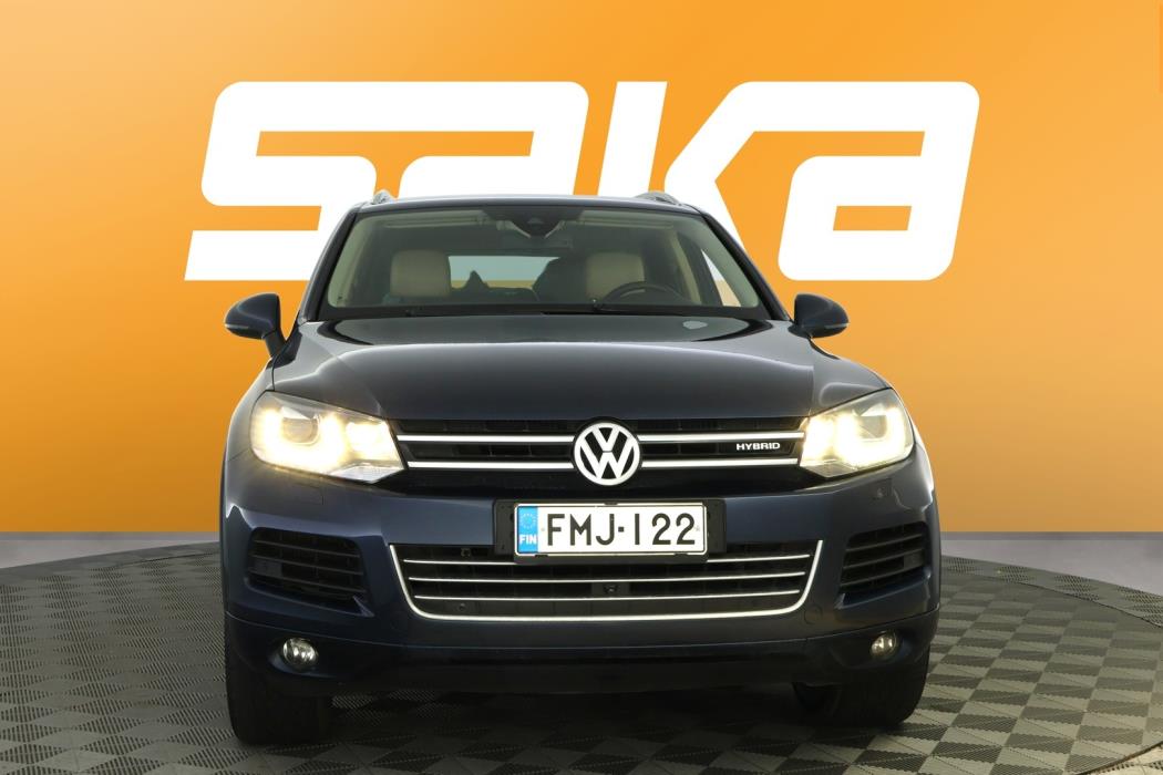 VOLKSWAGEN Touareg 2011