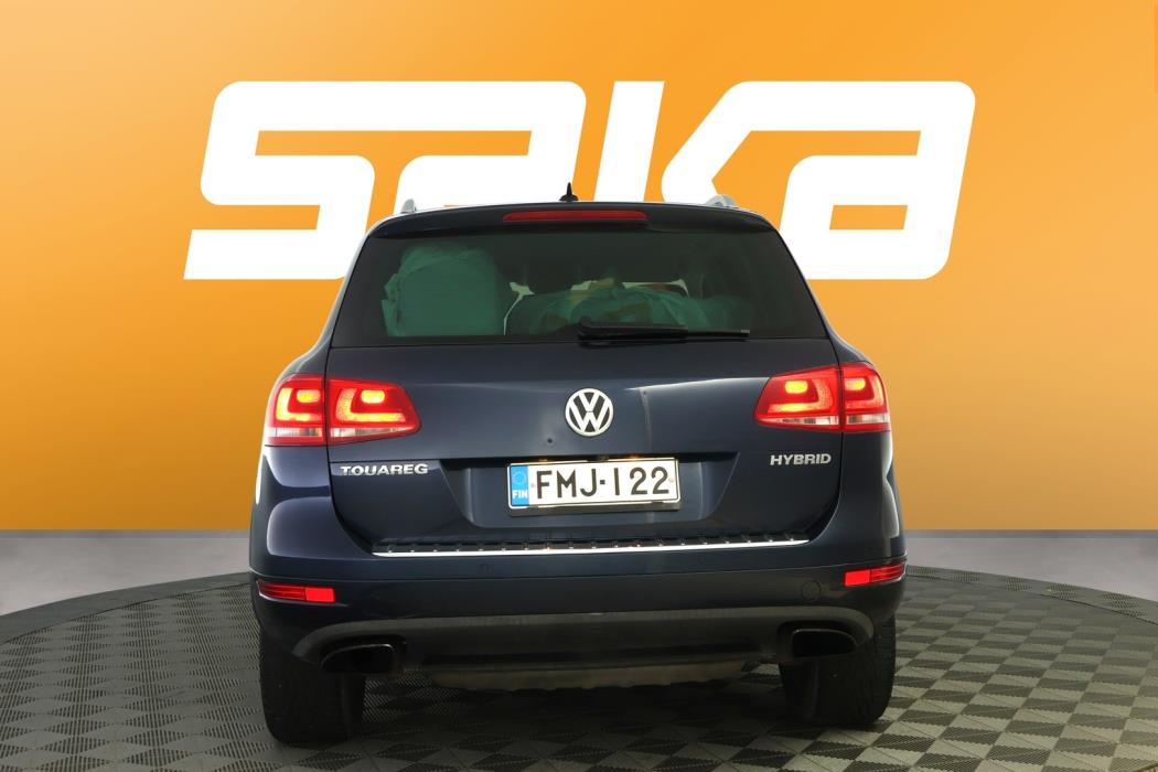 VOLKSWAGEN Touareg 2011