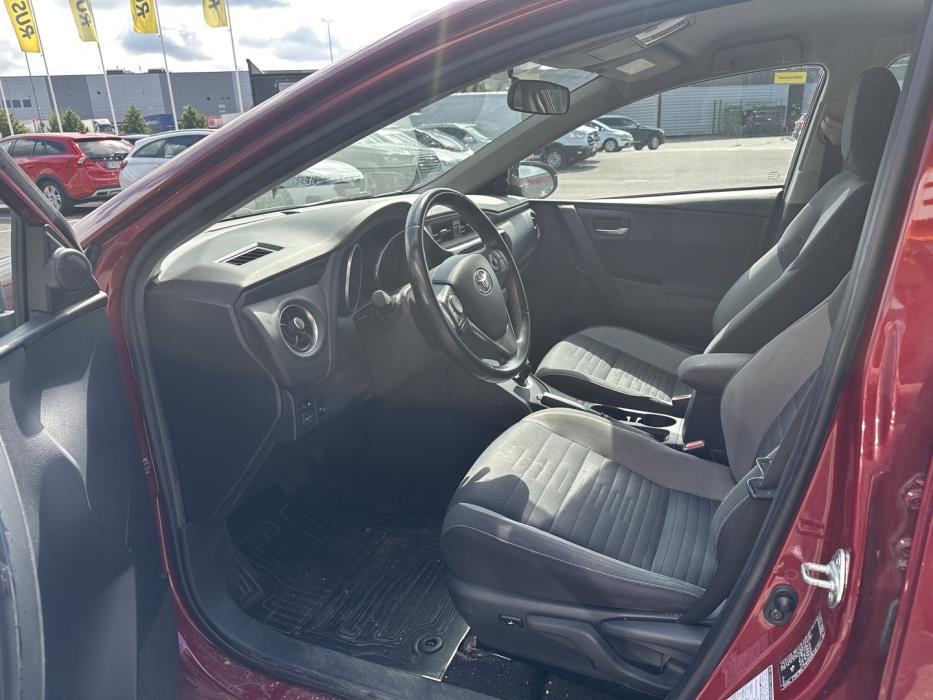 TOYOTA Auris 2017