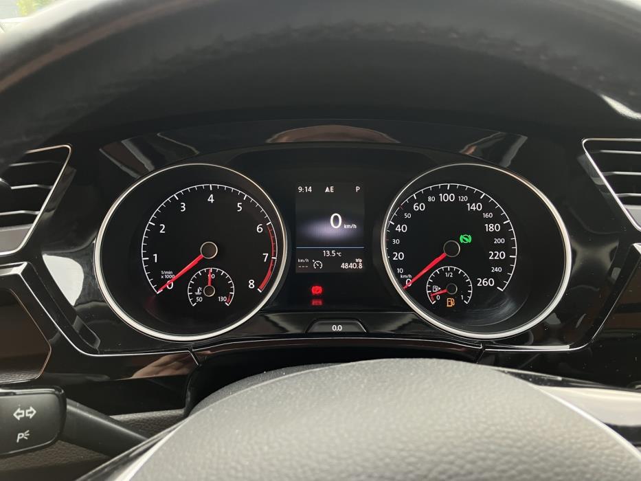 VOLKSWAGEN Touran 2018