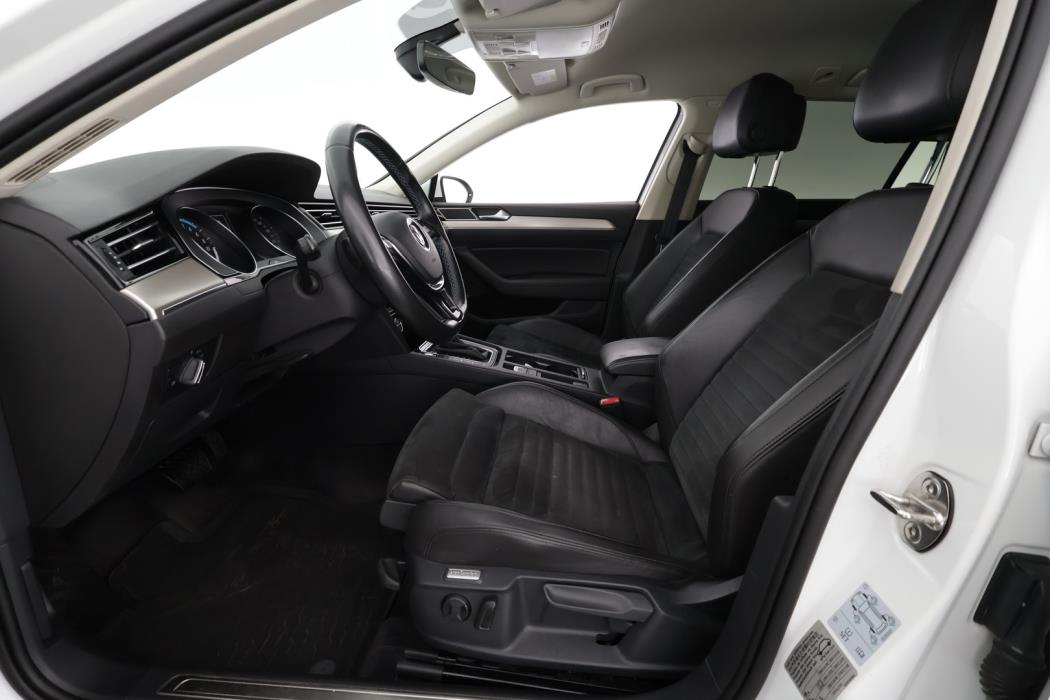 VOLKSWAGEN Passat 2018