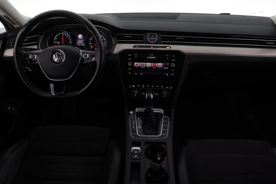 VOLKSWAGEN Passat 2018