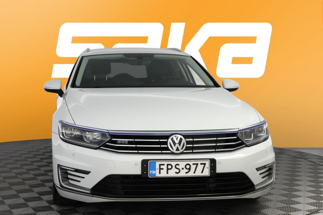 VOLKSWAGEN Passat 2018
