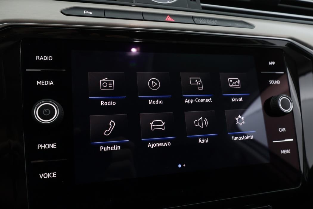 VOLKSWAGEN Passat 2018