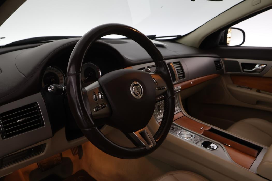 JAGUAR XF 2011