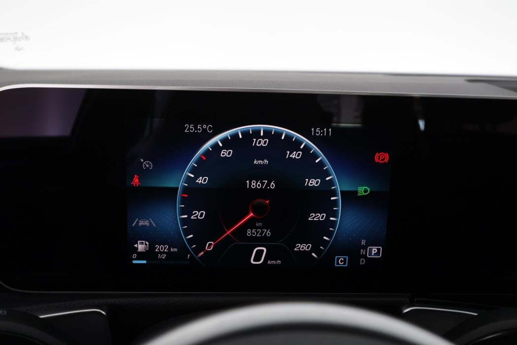 MERCEDES-BENZ GLB 2021