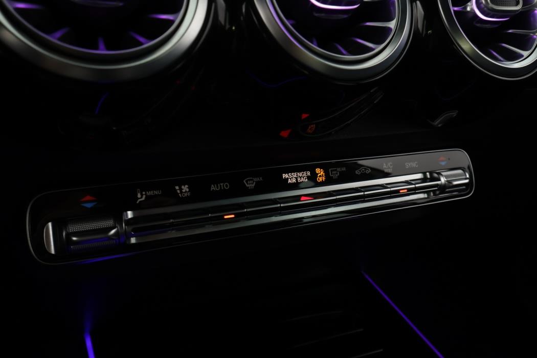 MERCEDES-BENZ GLB 2021