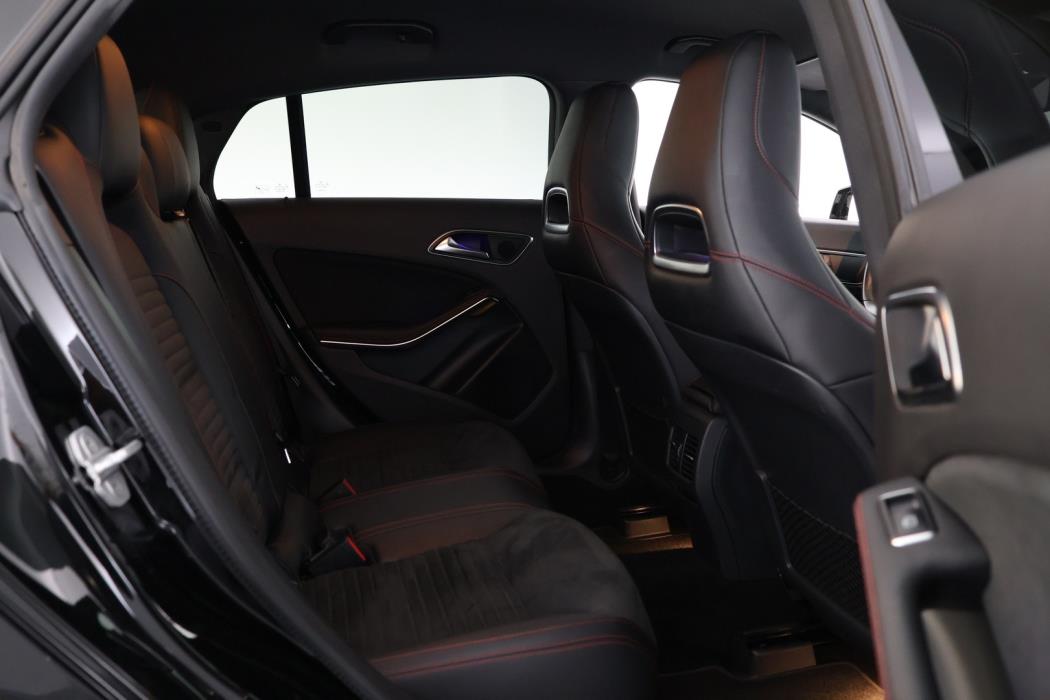 MERCEDES-BENZ CLA 2016