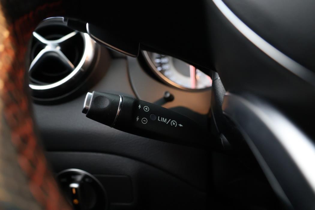 MERCEDES-BENZ CLA 2016