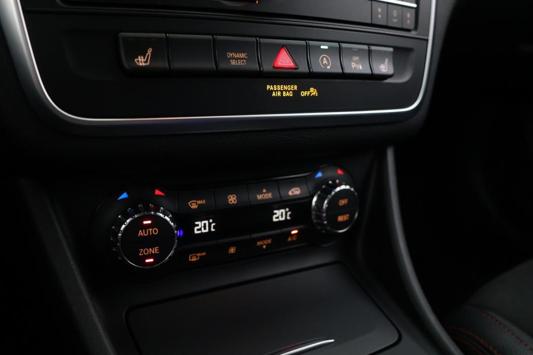 MERCEDES-BENZ CLA 2016