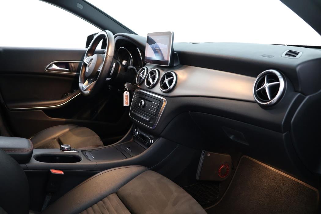 MERCEDES-BENZ CLA 2016