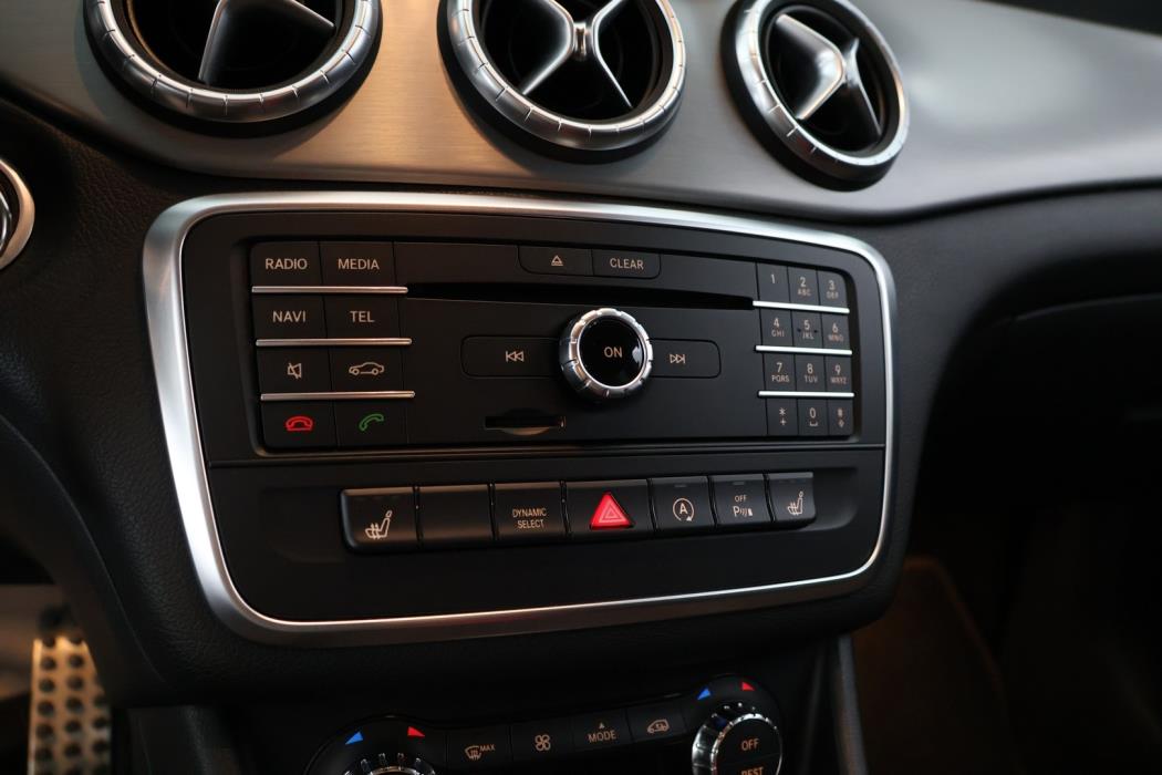 MERCEDES-BENZ CLA 2016