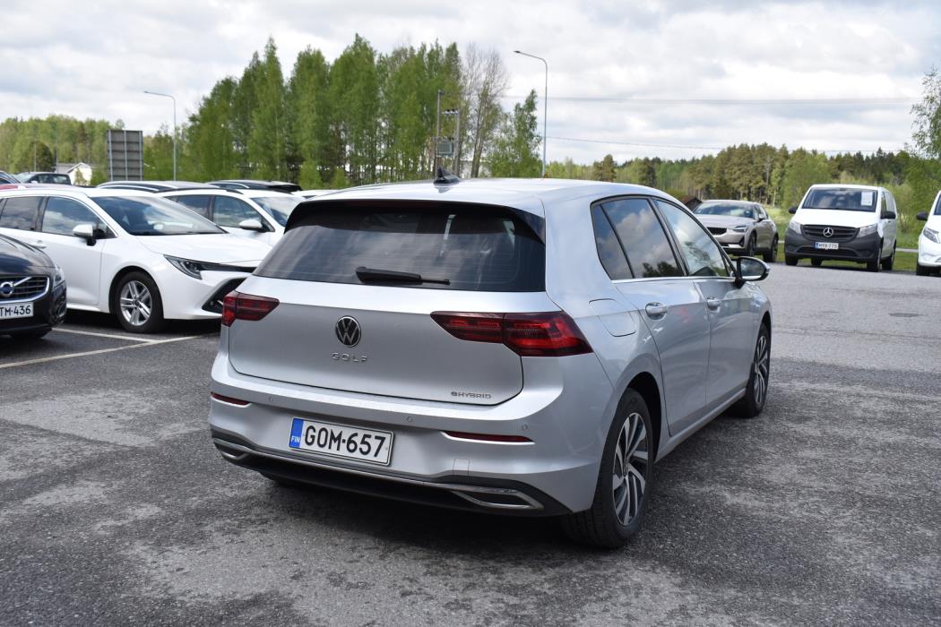 VOLKSWAGEN Golf 2021