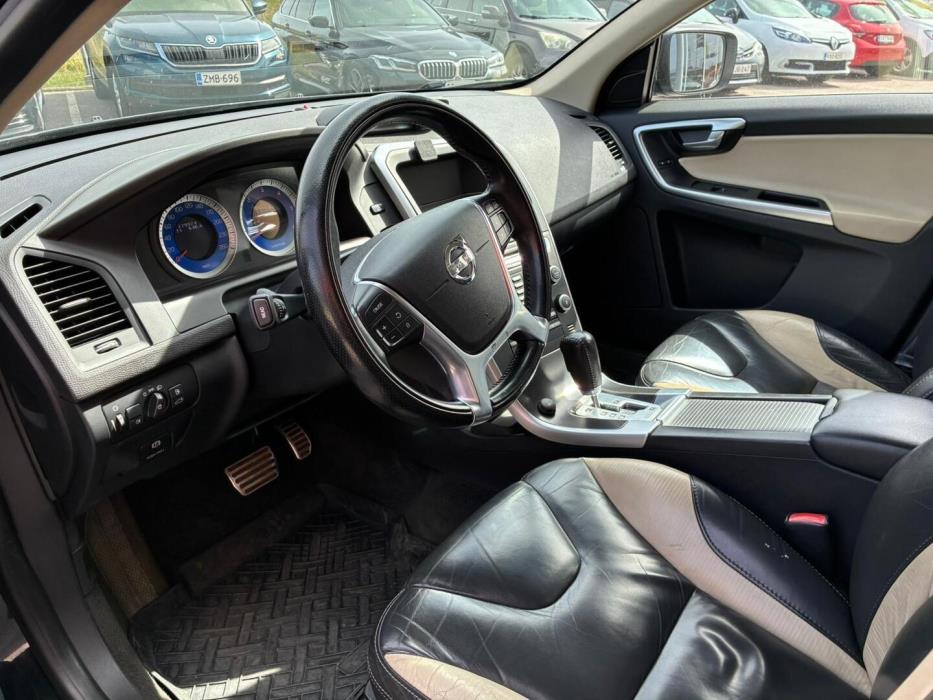VOLVO XC60 2011