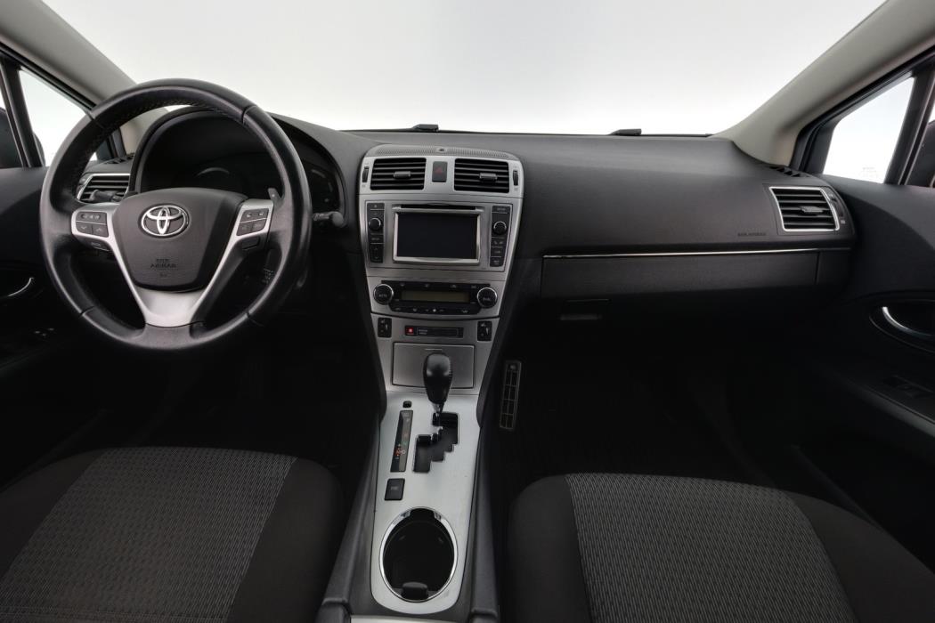 TOYOTA Avensis 2012