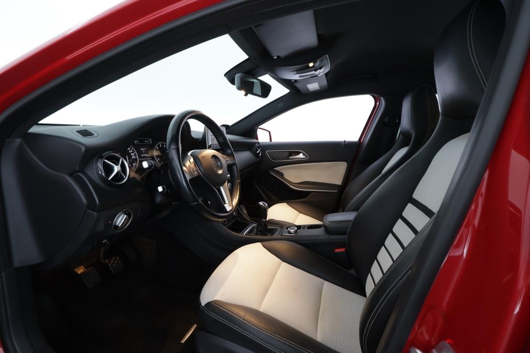MERCEDES-BENZ A 2013
