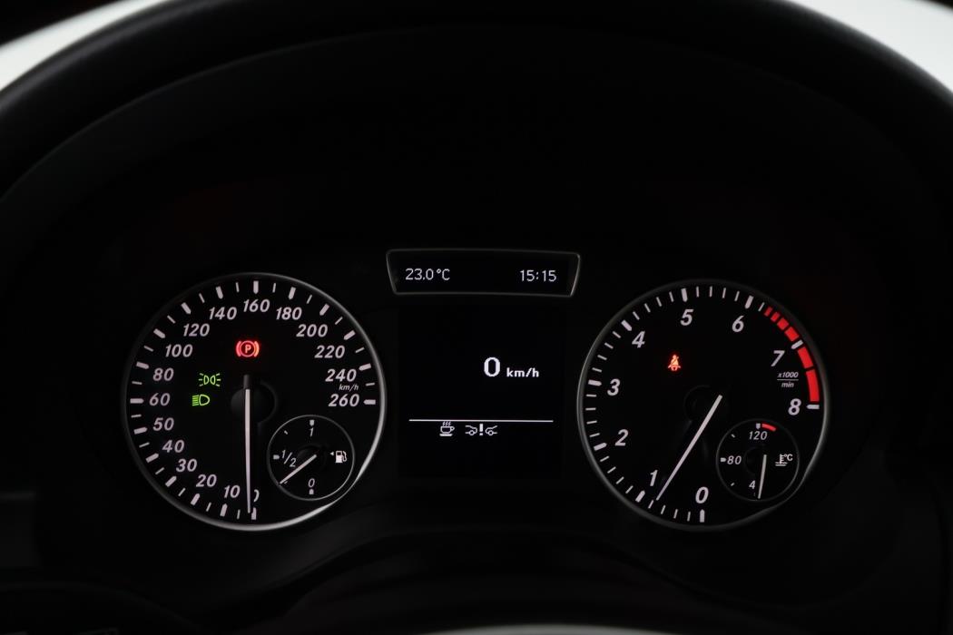 MERCEDES-BENZ A 2013