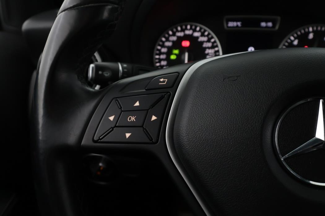 MERCEDES-BENZ A 2013