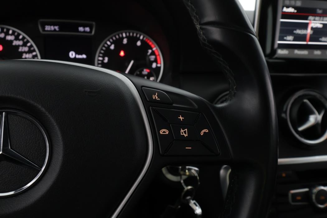 MERCEDES-BENZ A 2013
