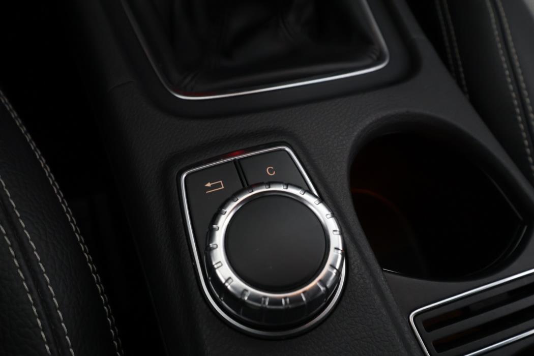 MERCEDES-BENZ A 2013