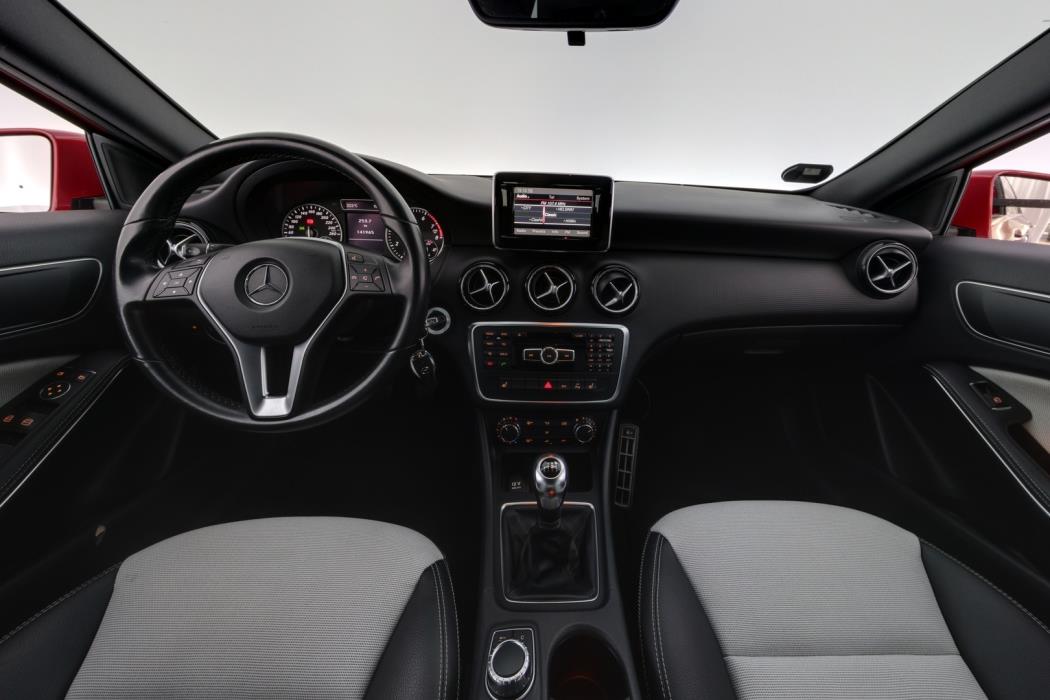 MERCEDES-BENZ A 2013