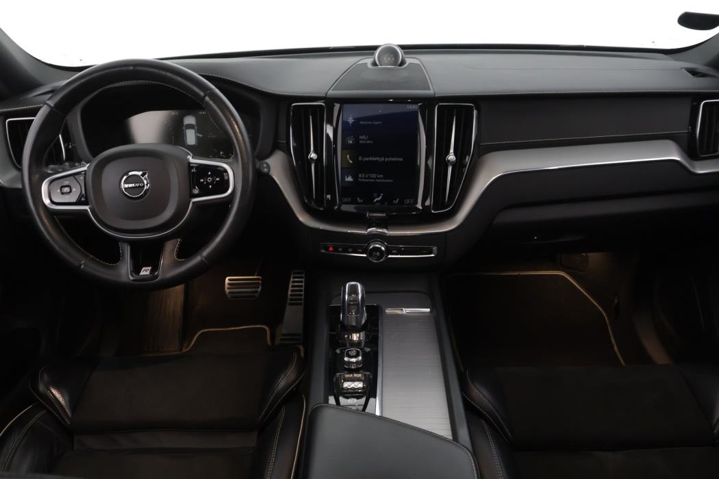 VOLVO XC60 2018