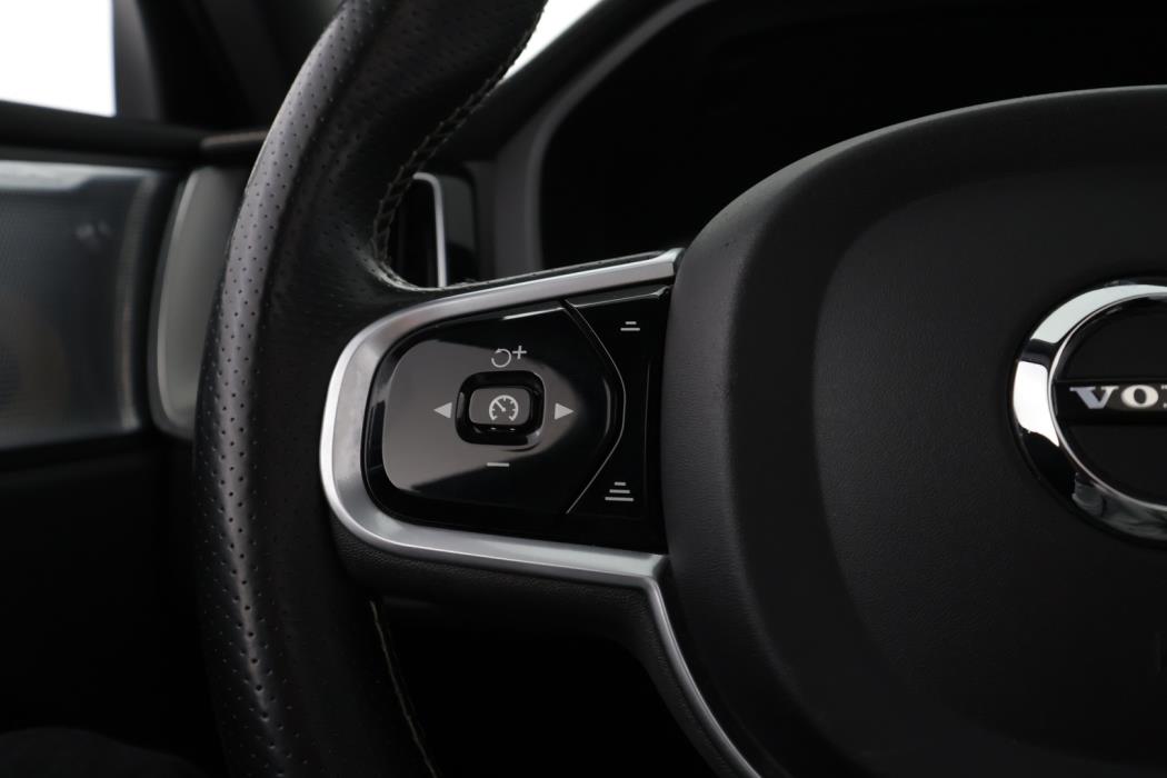 VOLVO XC60 2018