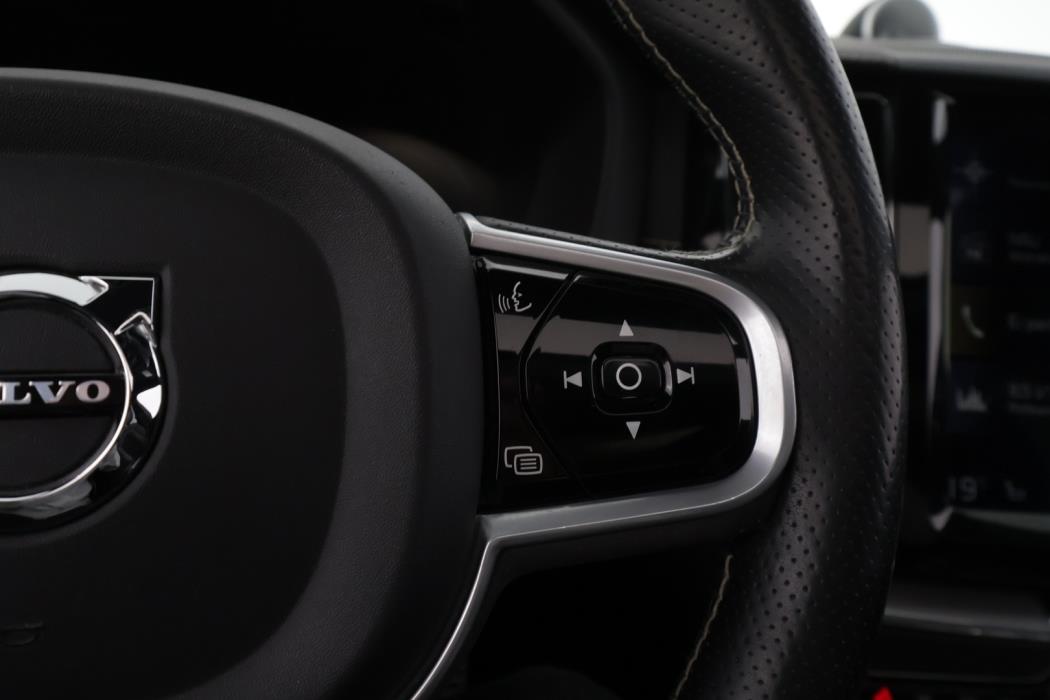 VOLVO XC60 2018