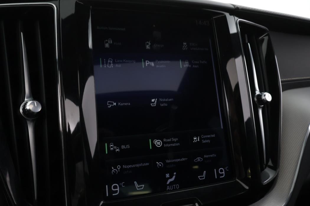 VOLVO XC60 2018