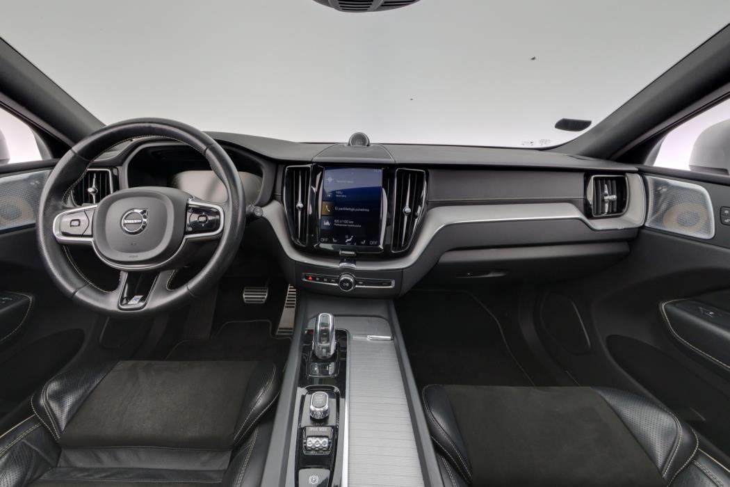 VOLVO XC60 2018