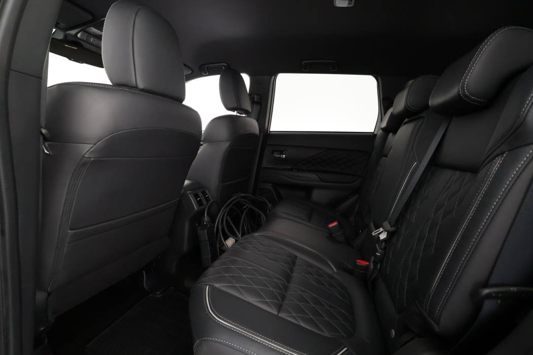 MITSUBISHI Outlander PHEV 2020