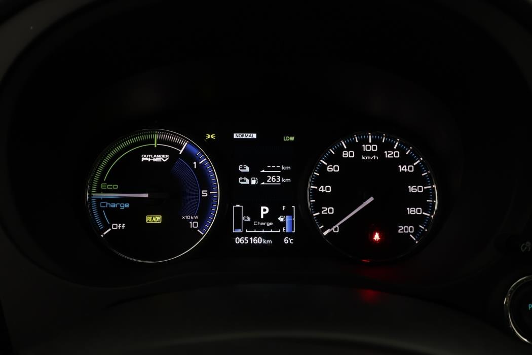 MITSUBISHI Outlander PHEV 2020