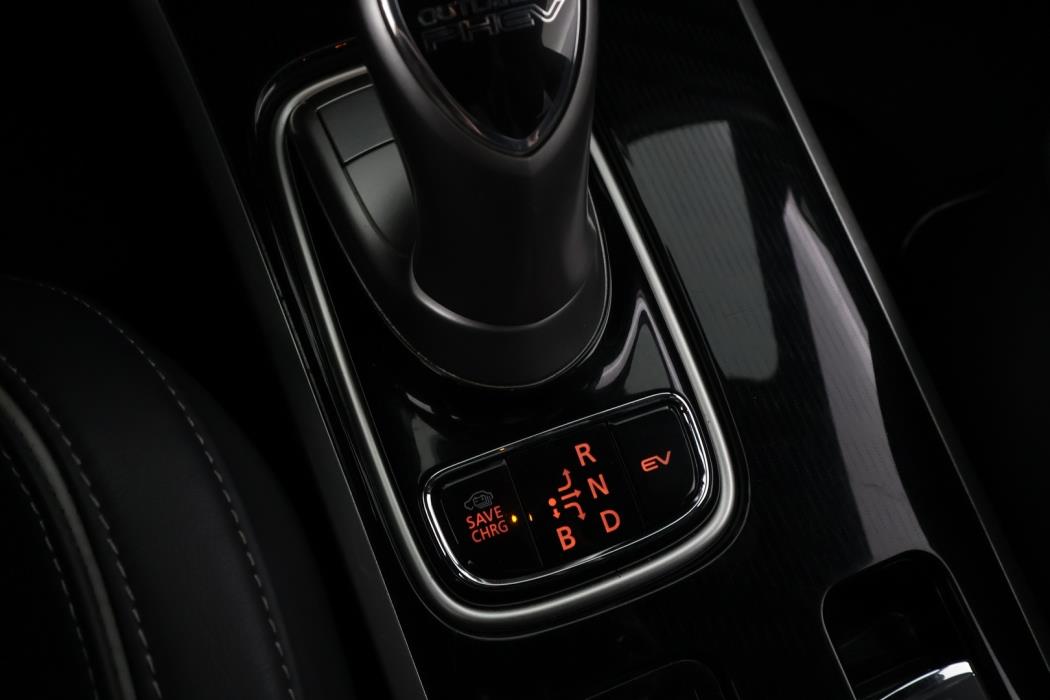 MITSUBISHI Outlander PHEV 2020