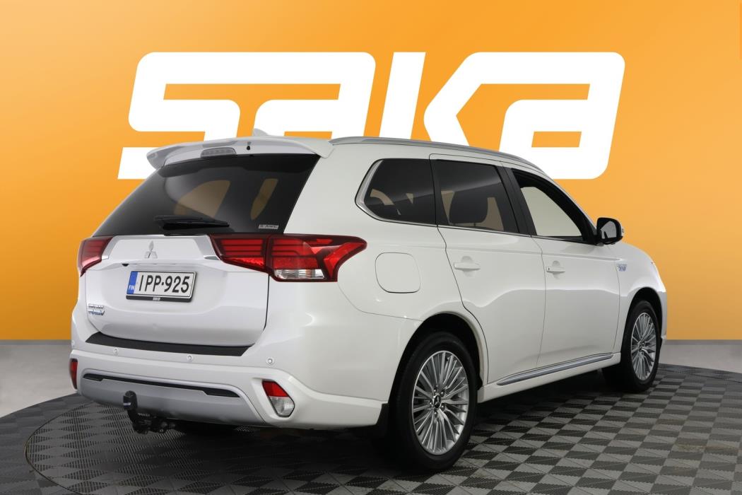 MITSUBISHI Outlander PHEV 2020