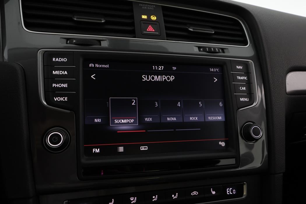 VOLKSWAGEN Golf 2015