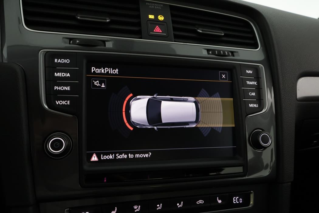 VOLKSWAGEN Golf 2015