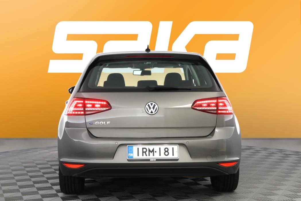 VOLKSWAGEN Golf 2015
