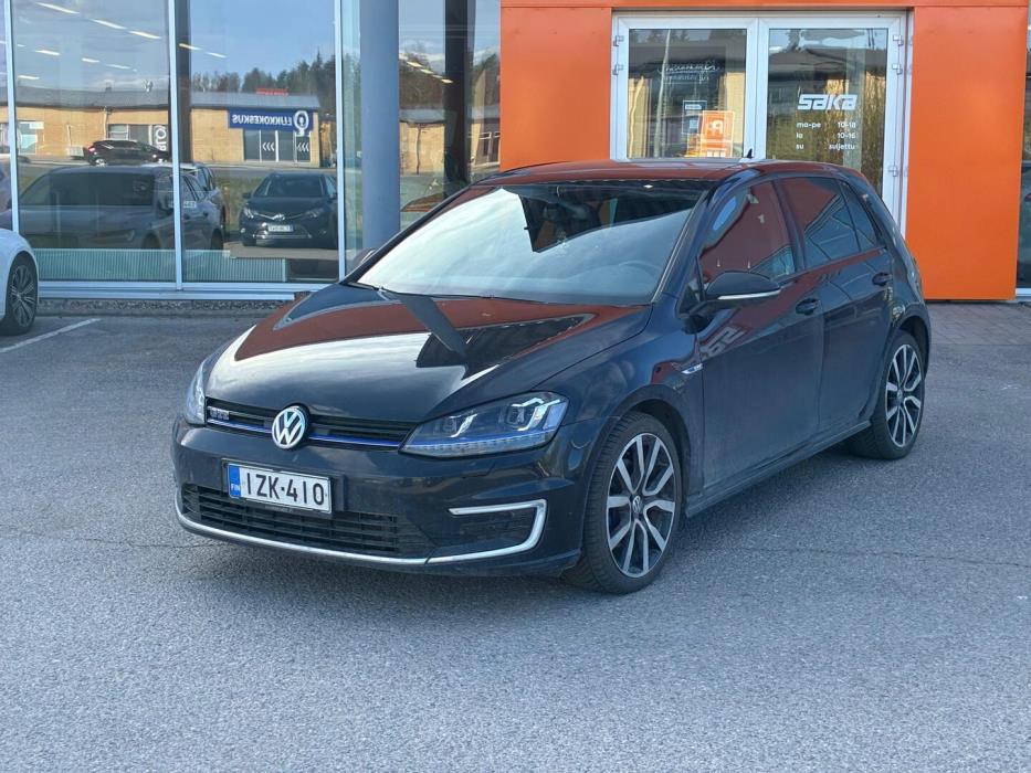 VOLKSWAGEN Golf 2016