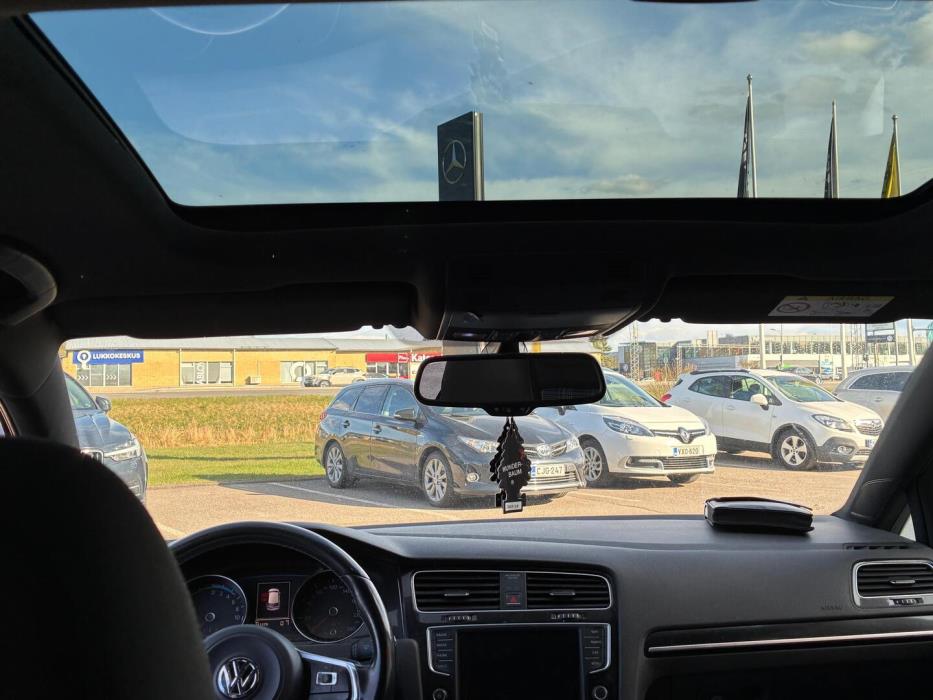 VOLKSWAGEN Golf 2016
