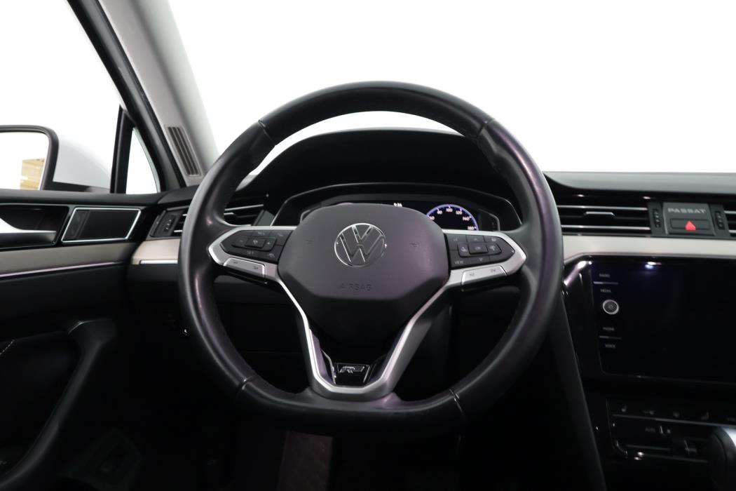 VOLKSWAGEN Passat 2021